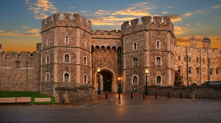 Visita en grupos pequeños al castillo de Windsor y Stonehenge con entradas y almuerzo de 2 platos